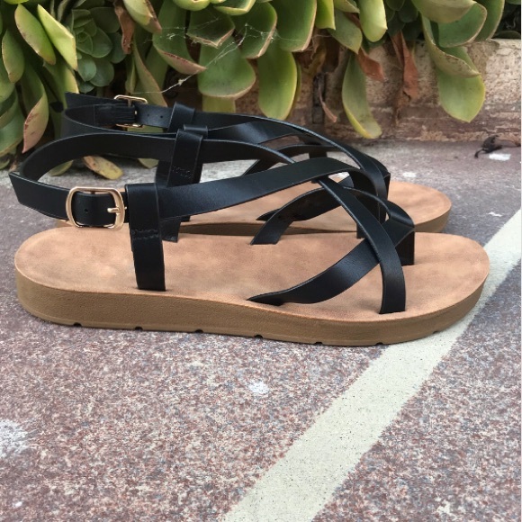 New cris cross black sandals - Picture 5 of 7